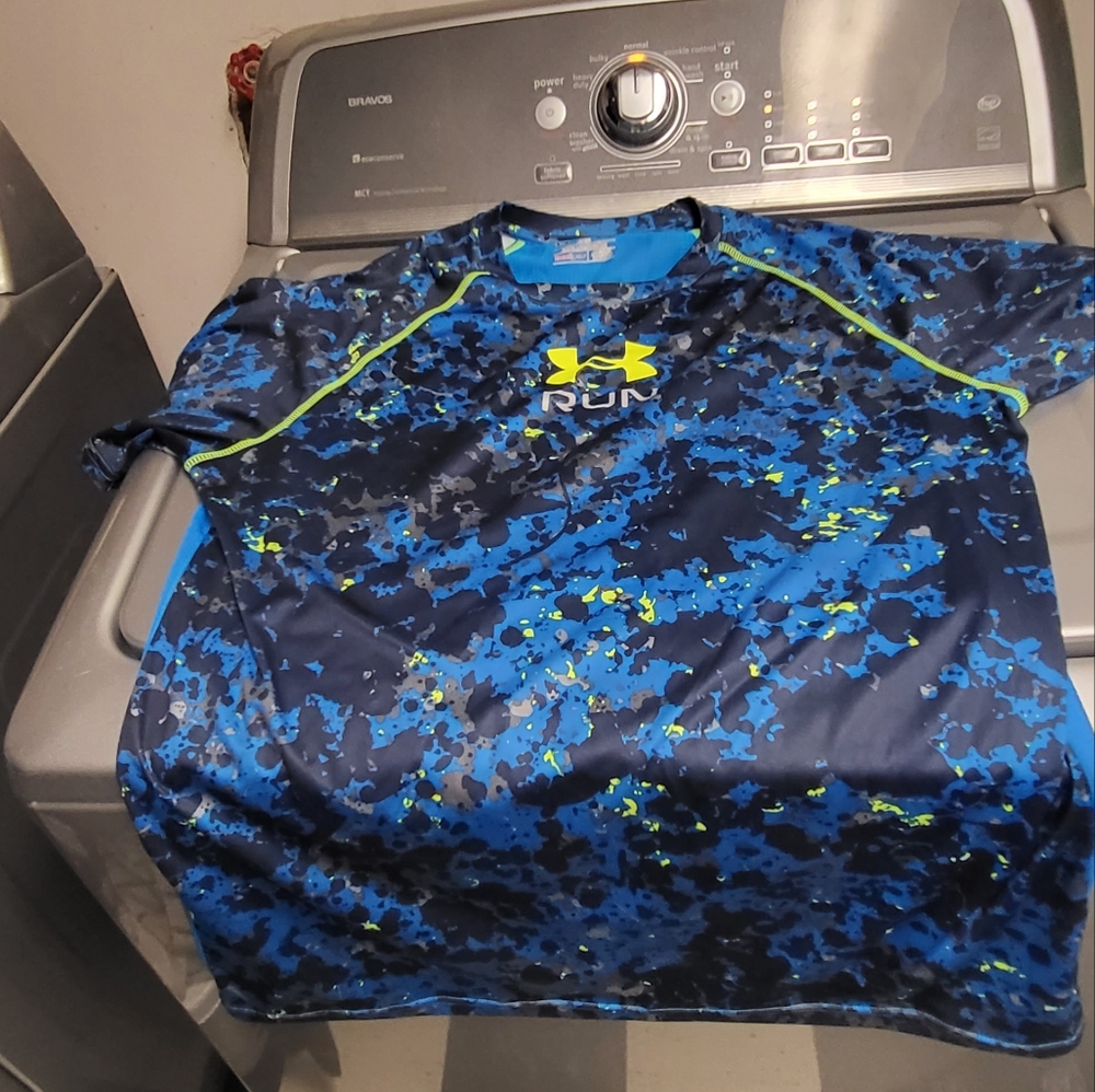 Under armor running t-shirt